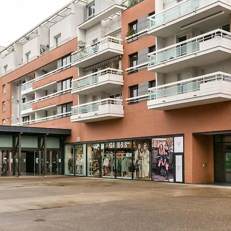 Climatisé 3 étoiles T3 Chic à Avec Billard Et Terrasse *